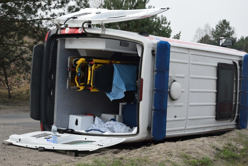 Wypadek karetki na ulicy Przemysłowej w Pile