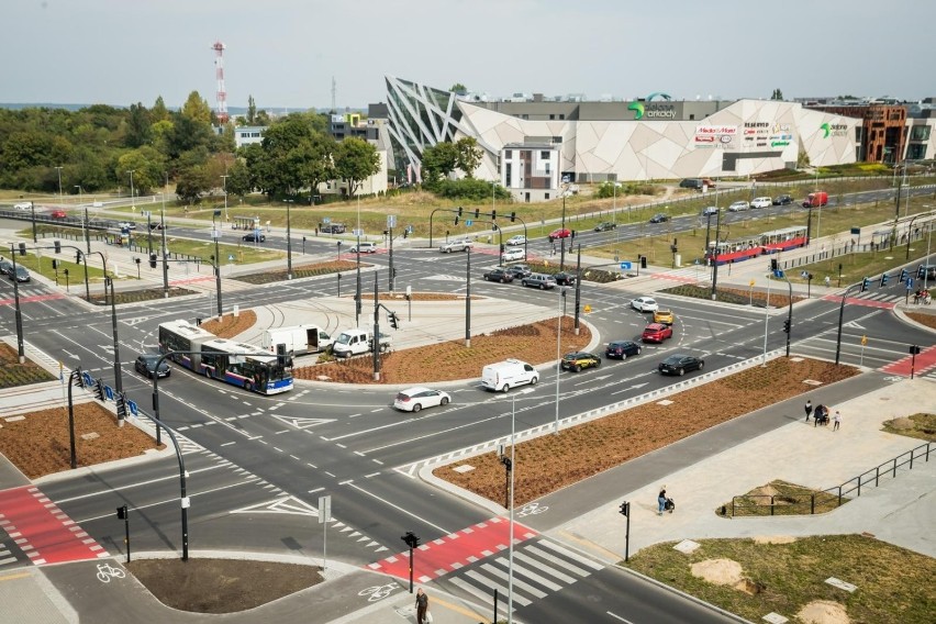 Parking przy rondzie Bernardyńskim jest zawsze wypełniony po...