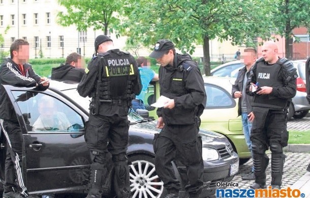 Gdy policjanci zjawili się na miejscu zadymy w Siechnicach, napastników już nie było