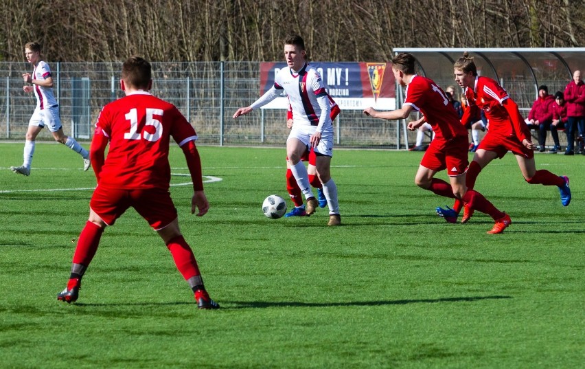 Juniorzy młodsi Pogoni pokonali Czarnych Słupsk 5:0 na...