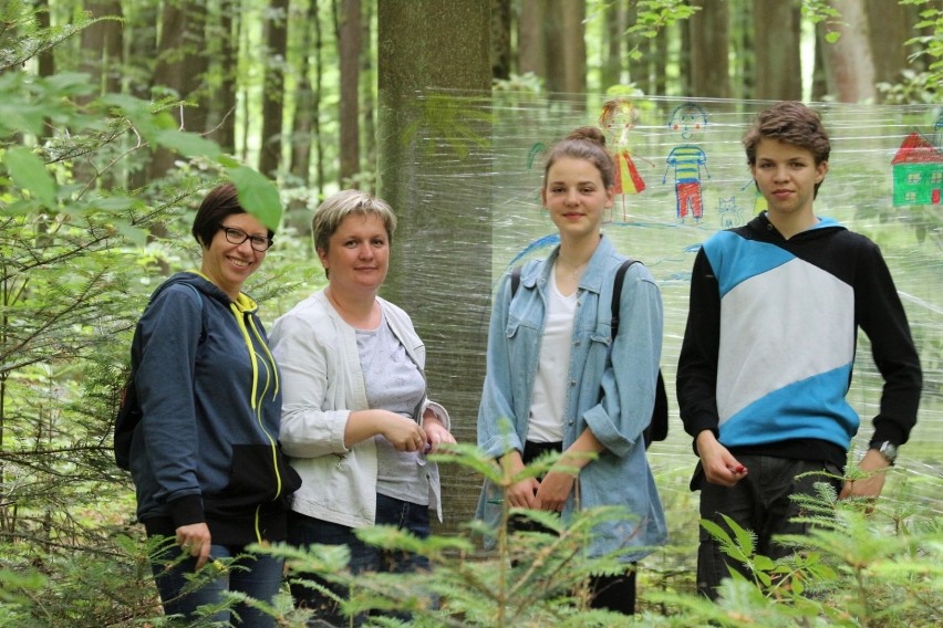 Sztuka łagodzi obyczaje. Instalacja artystyczna SP 2 w Zwierzyńcu [ZDJĘCIA]