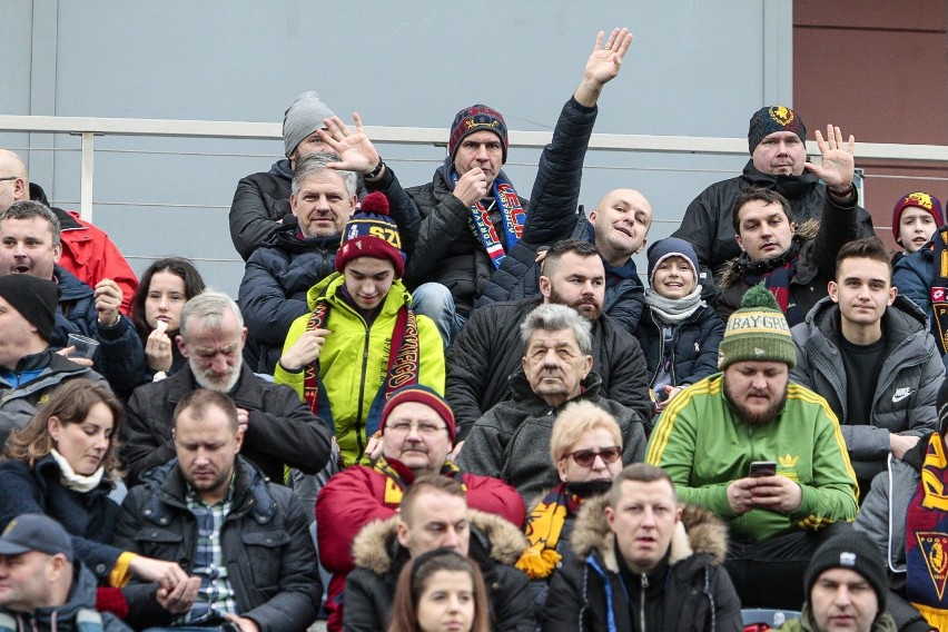 Pogoń Szczecin ograła Wartę Poznań 3:0