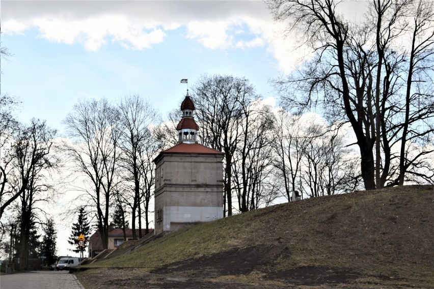 Zbąszyń. Park miejski z grabowymi alejkami, pachnie wiosną - 17 marca 2021 [Zdjęcia]