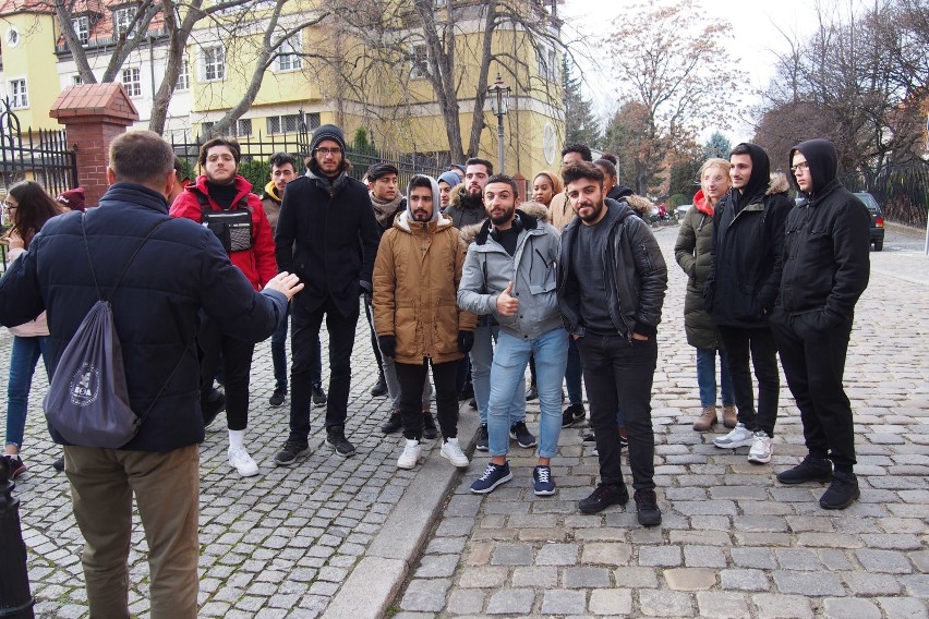 Studenci Erasmusa z PWSZ odwiedzili Wrocław FOTO