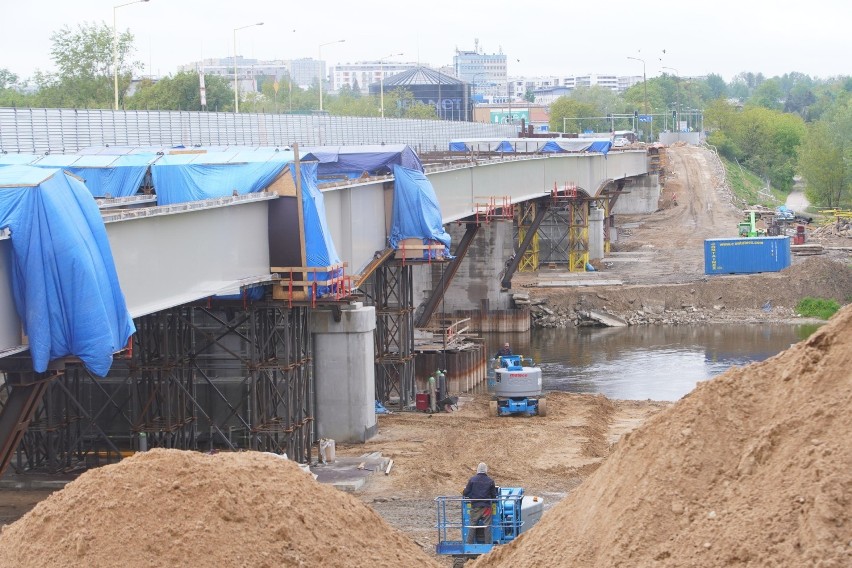 Remont mostu Lecha zaczął się w sierpniu 2018 r. Zaplanowano...