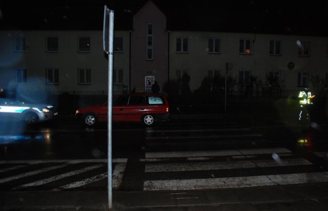 Potrącenie na przejściu dla pieszych przy ulicy Gdańskiej w Bytowie