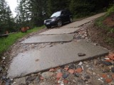 Afera w Zakopanem: gdzie zniknęły drogowe płyty?