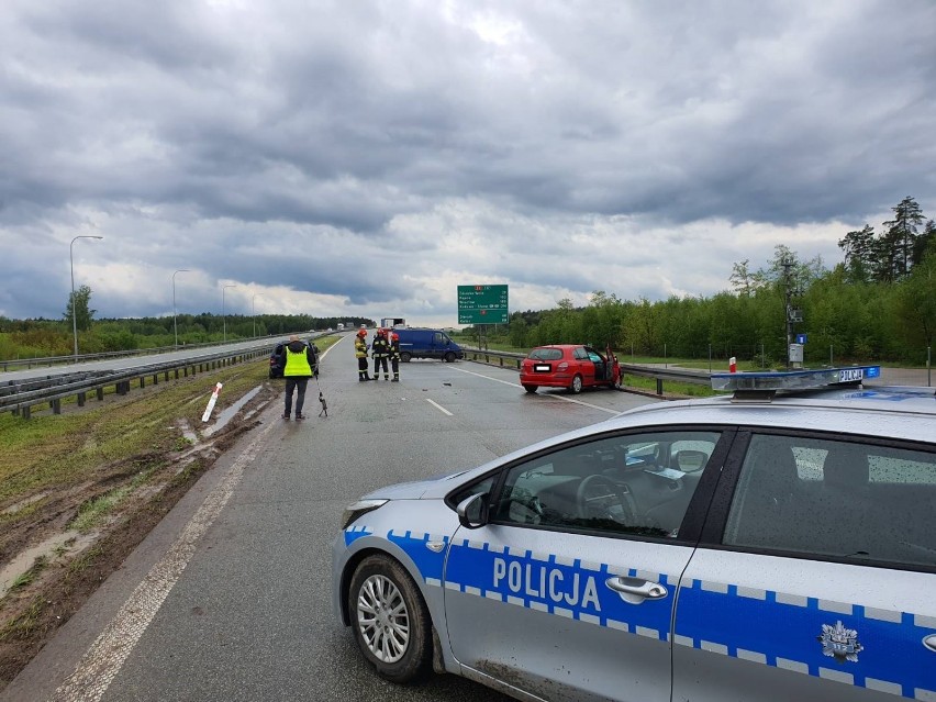 Wypadek na S8 między Zduńską Wola i Łaskiem. Zderzyło się kilka aut ZDJĘCIA