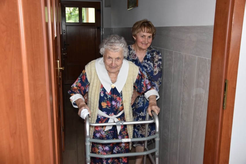 101. urodziny pani Małgorzaty Blok z Kiełpina! Były kwiaty, upominki i mnóstwo serdecznych życzeń ZDJĘCIA