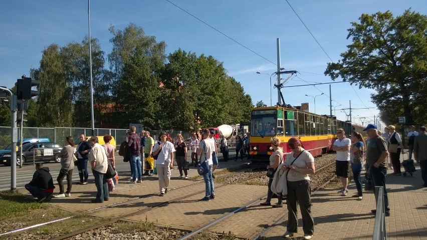 Zderzenie tramwaju z samochodem ciężarowym na Zgierskiej w...