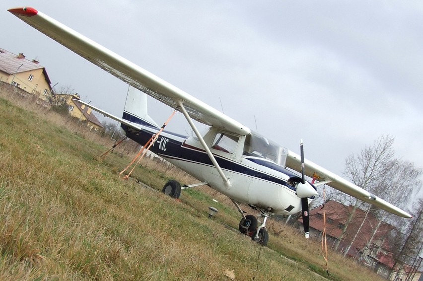 Cessna 150J to wersja na rok 1969. Oferowano go także w...