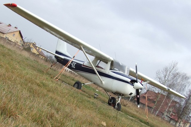 Cessna 150J to wersja na rok 1969. Oferowano go także w wersji wojskowej F150J, te samoloty zdobyły dużą popularność na całym świecie.