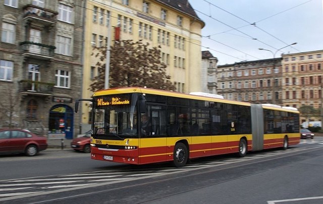 AUTOSAN SANCITY 18 LF - polska konstrukcja, 18 metrowa wersja. Posiada napęd spalinowy, jeździł po Wrocławiu od 6 grudnia.