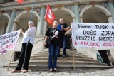 "Dość zdrady Polski": Przed ratuszem protestowali przeciw rządowi [ZDJĘCIA]