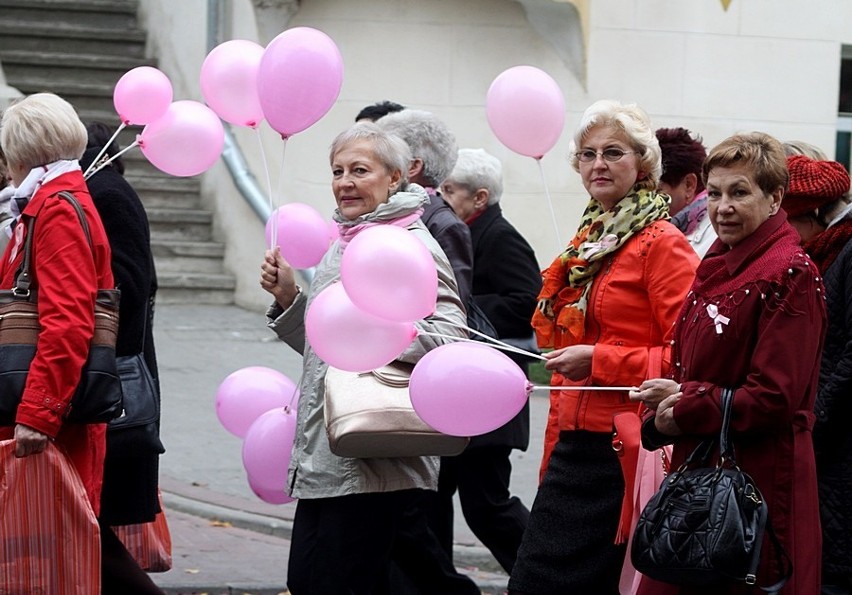 XIII Marsz Różowej Wstążki w Olsztynie. Zobacz zdjęcia!