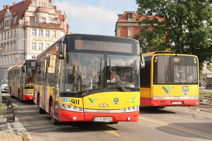 Szczegóły dotyczące tras poszczególnych linii autobusowych...