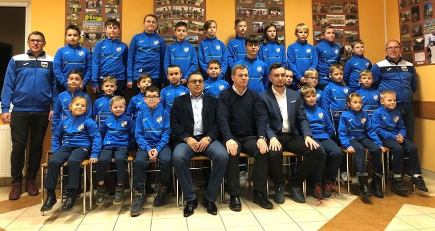 Korona Stróżewo zorganizowała spotkanie mikołajkowe dla swoich najmłodszych piłkarzy