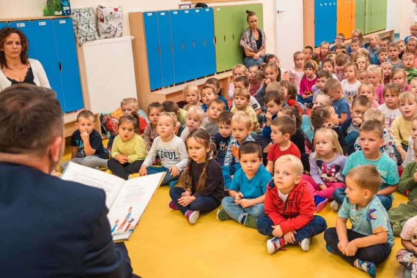 Burmistrz Obornik czytał przedszkolakom [ZDJĘCIA]