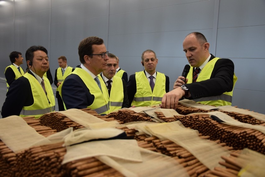 Nowa fabryka tytoniu JTI otwarta w Łódzkiem. Powstała za ponad 200 mln dolarów w pow. poddębickim