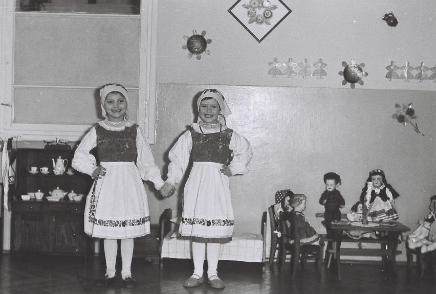 Sieradzkie przedszkolaki z lat sześćdziesiątych na ludowo (ZDJĘCIA)