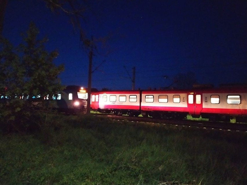 Zderzenie pociągu i samochodu osobowego w Ocieszynie