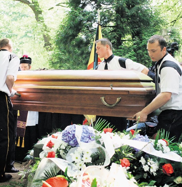 Pogrzeb to dla większości ludzi nie tylko stres, ale też wydatek