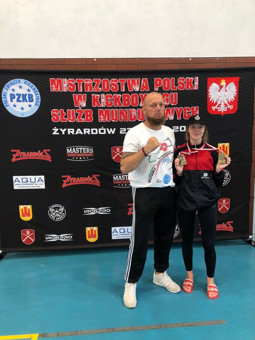 Nicola Kaczmarek w Międzynarodowych Mistrzostwach Polski Służb Mundurowych w kickboxingu zwyciężyła zarówno w formule K1, jak i kicklight