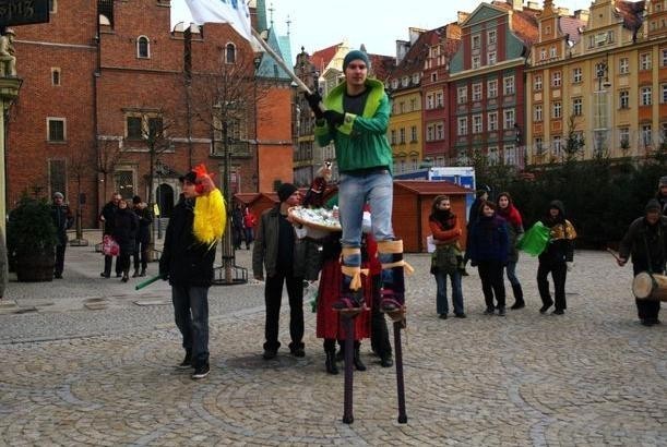 Happening był uroczystą inauguracją festiwalu Kultura i Natura. STOP GMO &#8211; Ocalić Polskie Nasiona. Zobacz zdjęcia.