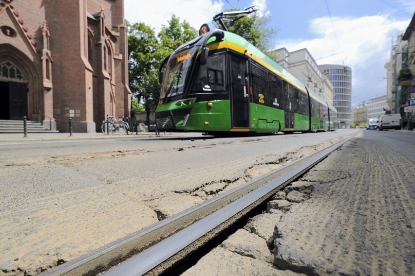 Torowisko przy ul. Fredry jest w katastrofalnym stanie -...