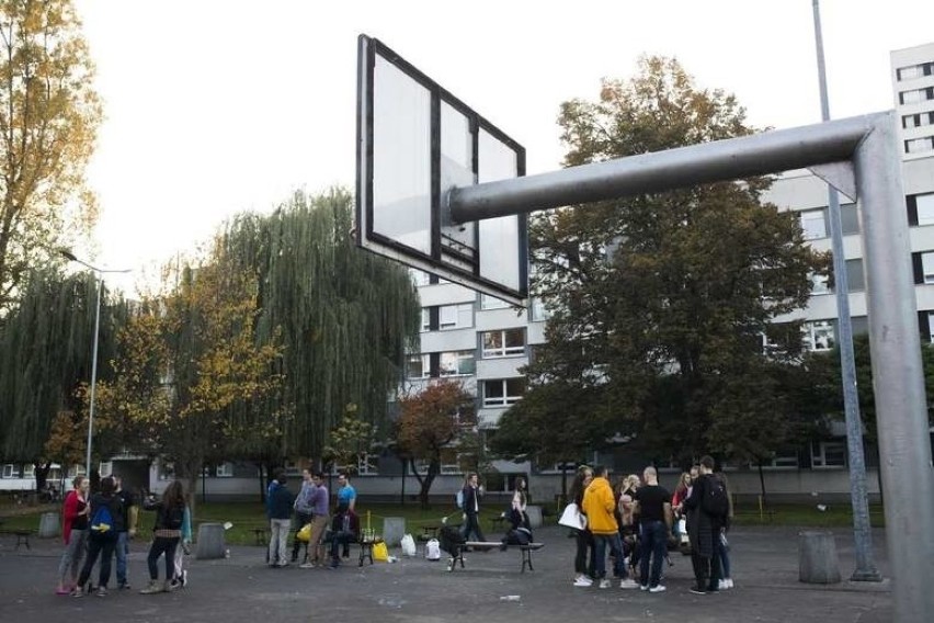 Koronawirus w Krakowie. Koniec z imprezami na Miasteczku Studenckim AGH. Obowiązuje zakaz zgromadzeń