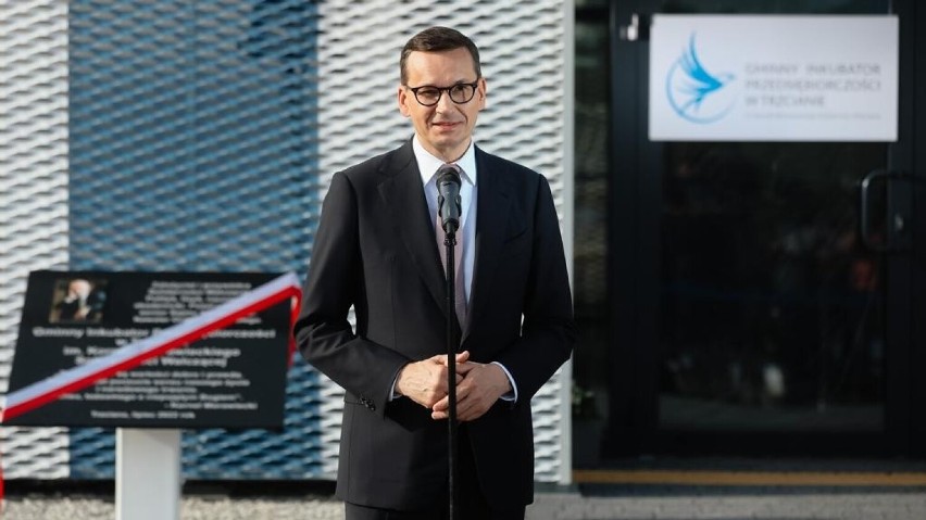 Premier Mateusz Morawiecki w Trzcianie na otwarciu Gminnego...