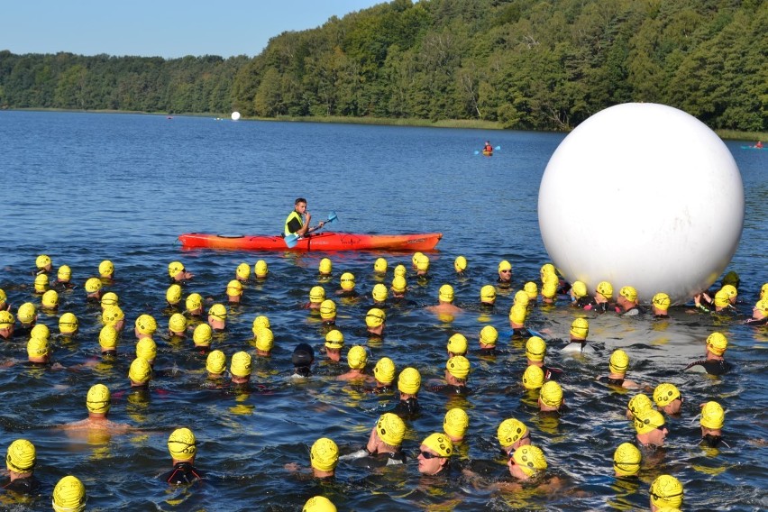 Triathlon 2013 w Przechlewie - pływanie