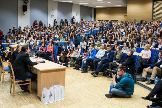 Protest studentów UW już dzisiaj, w poniedziałek 20 kwietnia. Nie chcą płacić za opóźnienia