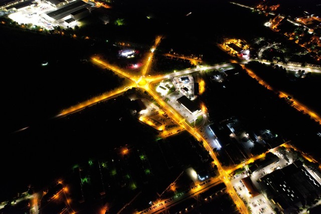 Nocne zdjęcia Żar wykonane z drona. Nadesłał je do nas czytelnik.
