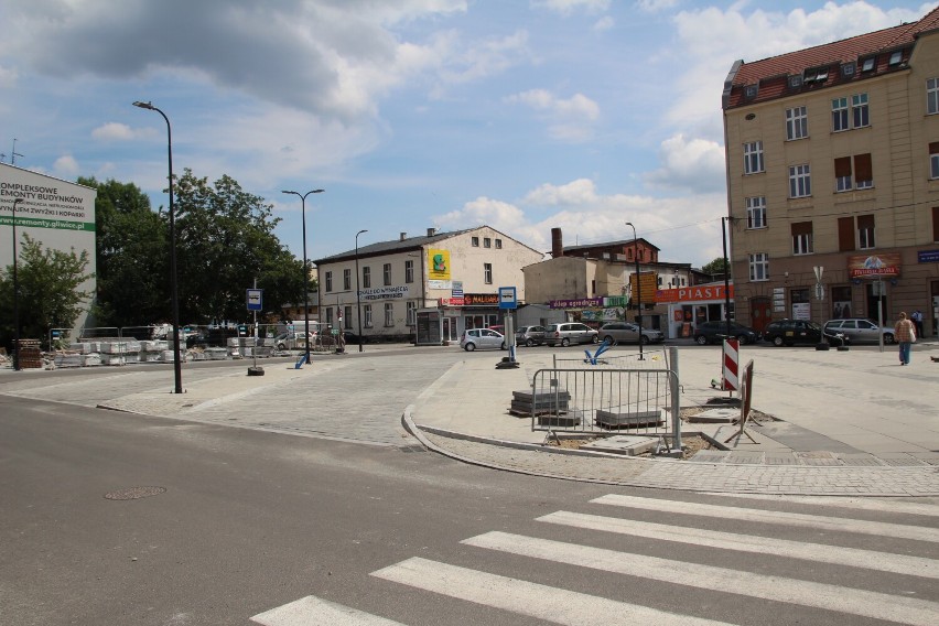 Okolice dworca i pl. Piastów przechodzą szeroko zakrojoną...