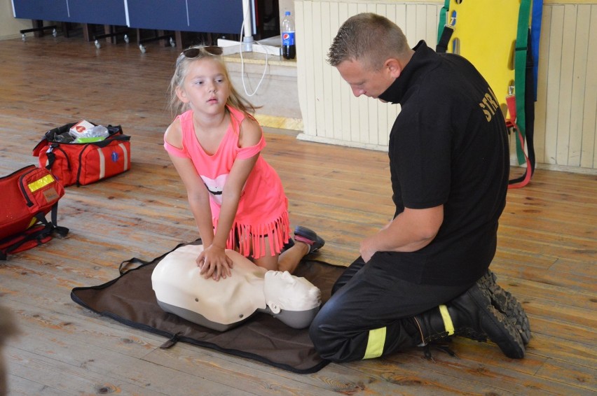 Strażacy z OSP uczyli dzieci pierwszej pomocy [FOTO, FILM]