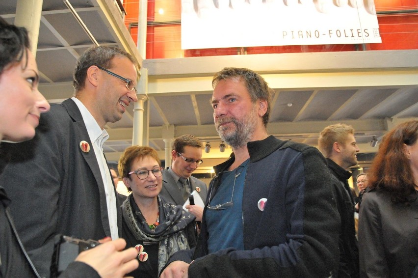 "Plakaty i obiekty" w Centralnym Muzeum Włókiennictwa -...