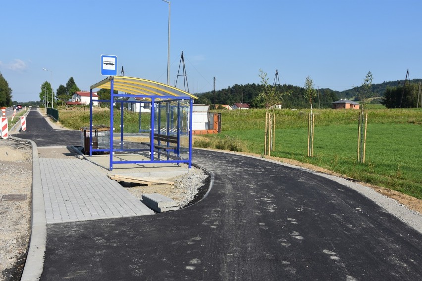 Kończy się budowa ścieżki rowerowej w Krygu. Finał robót przewidziany jest na koniec sierpnia [ZDJĘCIA]