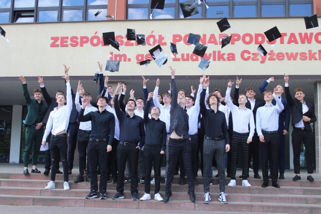 Zakończenie roku szkolnego klas maturalnych w ZSP nr 1 w Bełchatowie