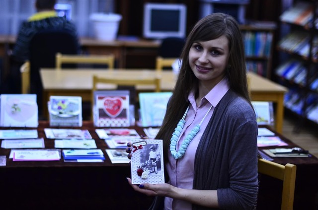 Scrapbooking Sylwii Parteki – wystawa ręcznie robionych kartek okolicznościowych w Bibliotece Pedagogicznej w Łasku