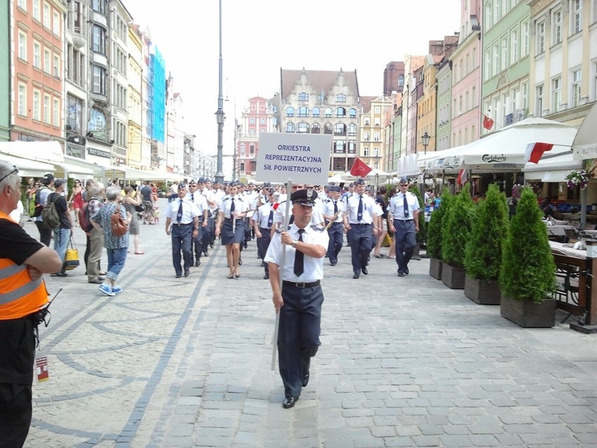 Wrocław: Orkiestry Sił Powietrznych zagrały na Rynku (ZDJĘCIA)
