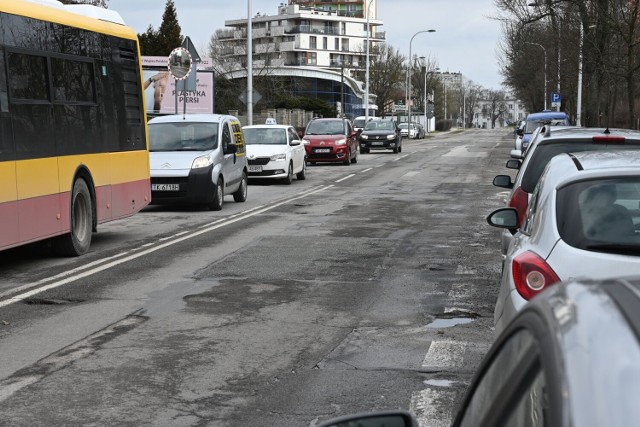 Na ulicy Krakowskiej,  od ronda Hedy –Szarego do skrzyżowania z ulicą biskupa Kaczmarka będzie nowa nawierzchnia. 


Zobacz kolejne zdjęcia