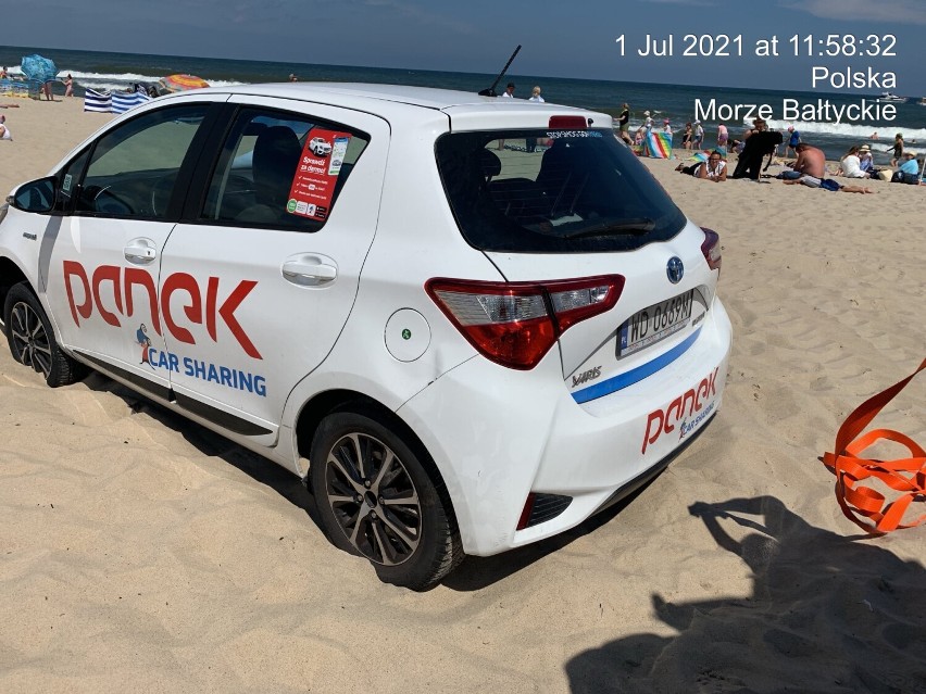 Pankowa Toyota zgubiła się na władysławowskiej plaży - 1 lipca 2021