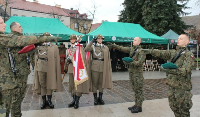 Przysięga wojskowa na Rynku w Skawinie