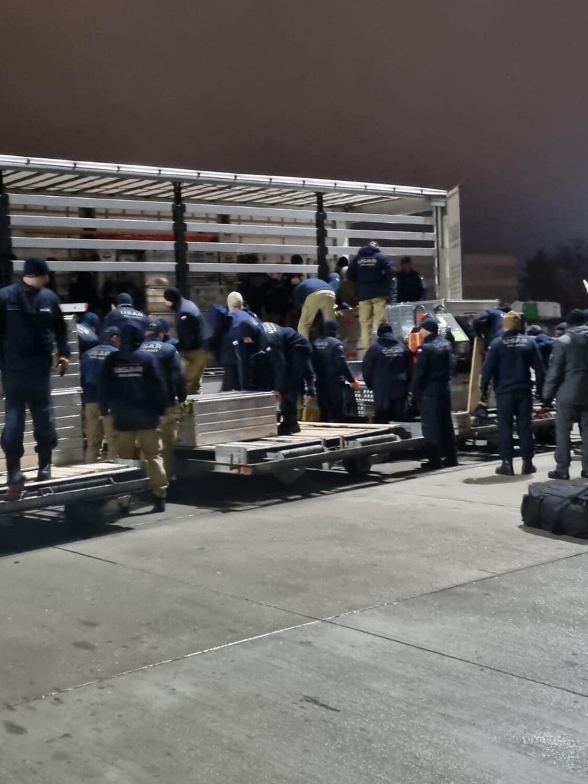 Polska grupa HUSAR dotarła do Turcji. Sądeccy strażacy prowadzą już działania ratunkowe w mieście Besni