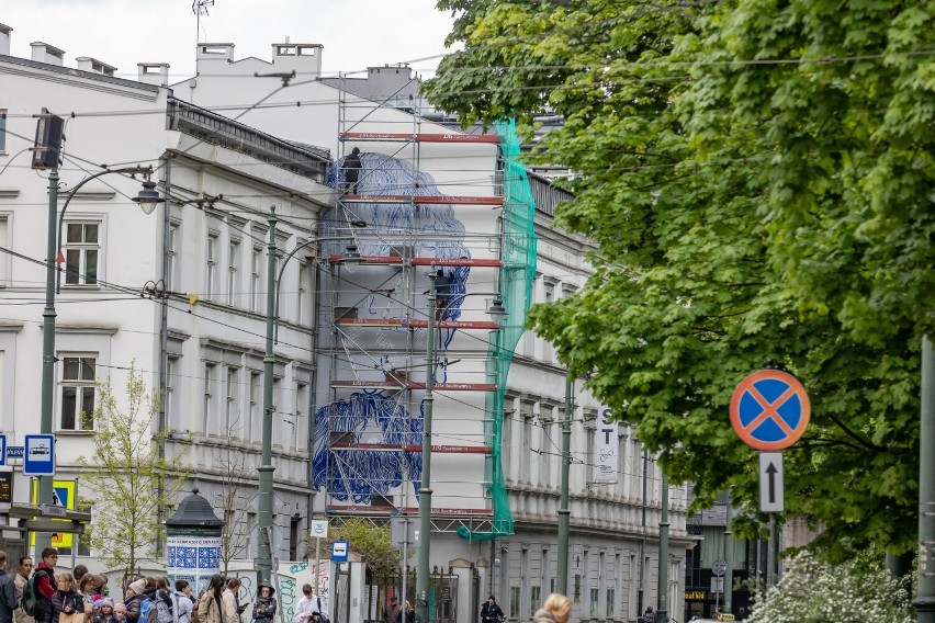 W centrum Krakowa powstaje mural na Akademii Sztuk Teatralnych. Uczci Stanisława Wyspiańskiego