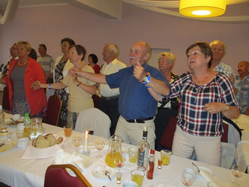 Seniorzy z klubu Ustronie wypoczywają w Łazach