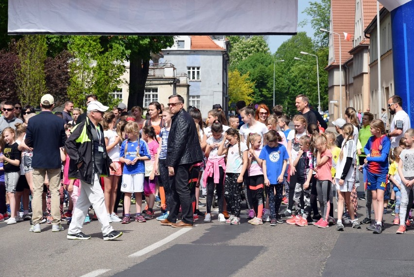 Przed VII Ćwierćmaratonem Muzycznym w Pile odbyły się biegi dzieci. Zobaczcie zdjęcia