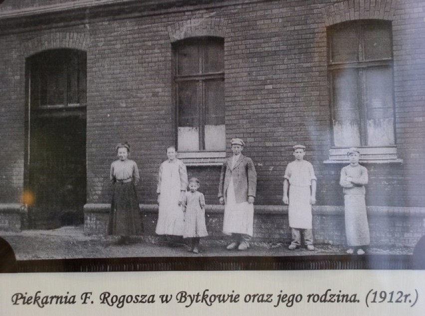 Piekarnia F.Rogosza w Bytkowie wraz z rodziną.Rok 1912.(...