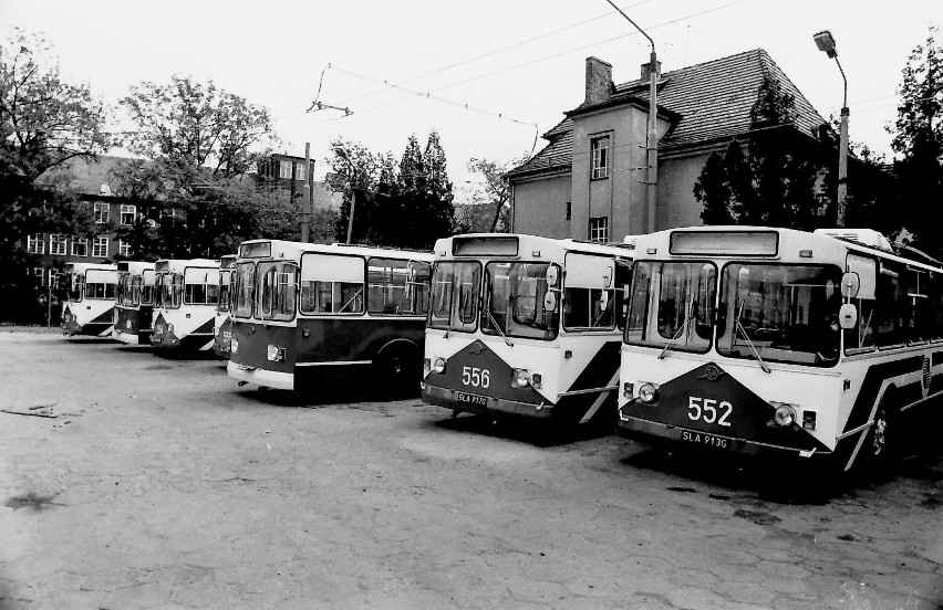 Radzieckie trolejbusy ZiU-9 w zajezdni w Słupsku. Dwie...